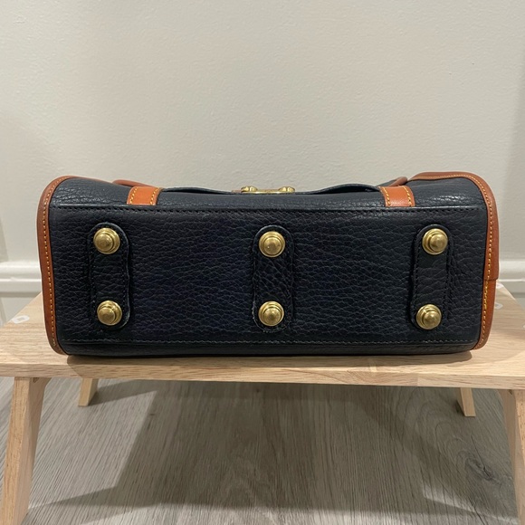 Vintage Dooney & Bourke Medium Lockhart Flap Bag Navy with British Tan Trim - Picture 10 of 10